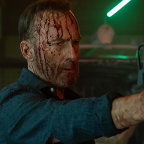 De Saul Goodman para matador. Anônimo 2 ganha trailer com muita ação
