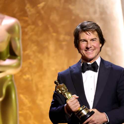 Tom Cruise recebe Oscar honorário após 45 anos de carreira